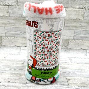 Brand New Peanuts Snoopy Christmas 46x60 Throw Deck the Halls w/ Cozy Stockings
